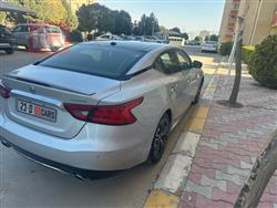 نيسان ماكسيما